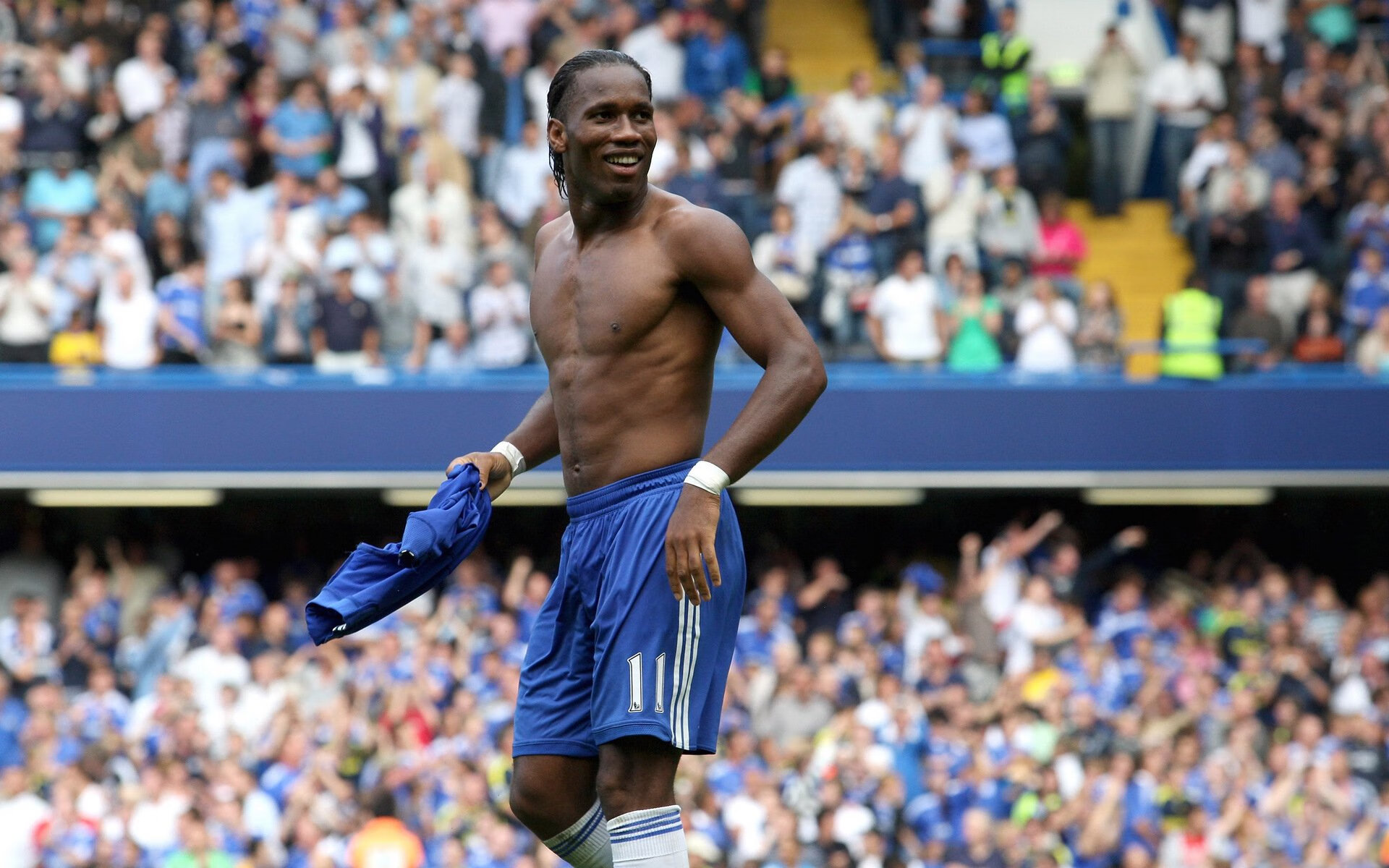 王者归来！Ming决胜团战天神下凡，巴黎观众沸腾见证逆转奇迹，Ming天神下凡惊巴黎，决胜团战上演奇迹逆转